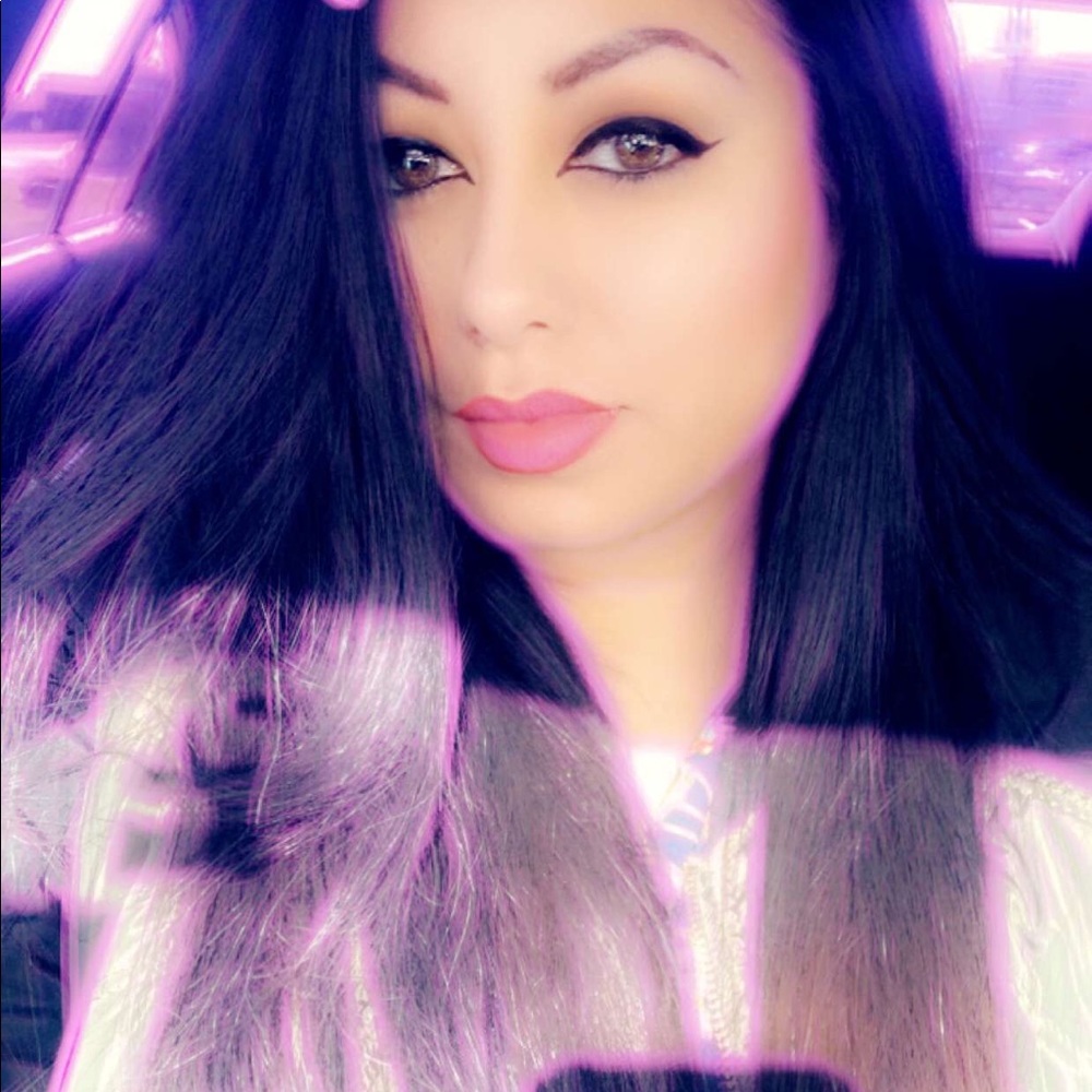 Meet your Posher, Destiney